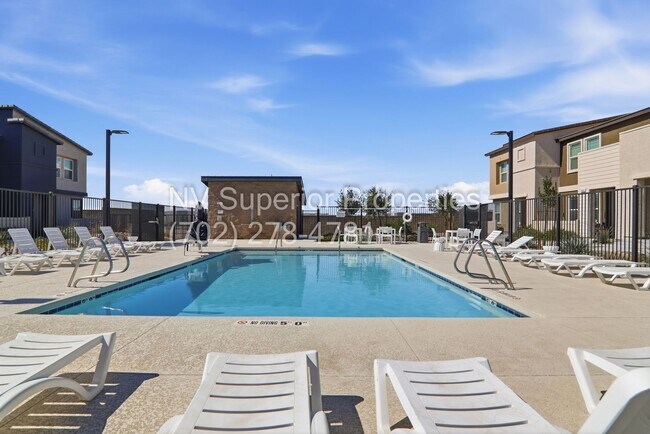 Building Photo - Townhouse Near the M!!! All Appliances included!!! Tankless Water Heater!!!! Park!!
