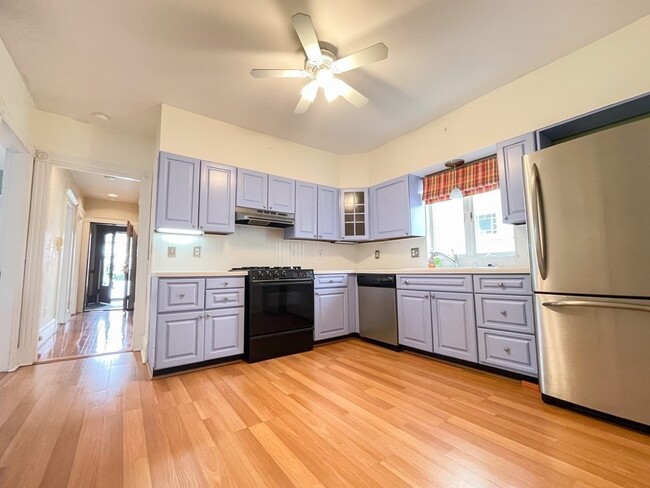 Building Photo - 183 Savin Hill Ave