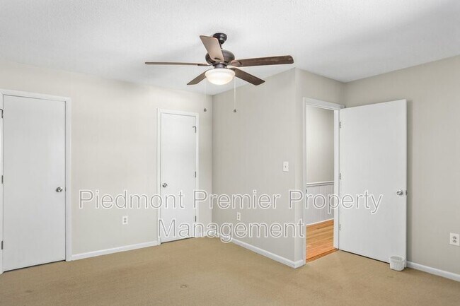 Building Photo - 533 Brentwood Rd
