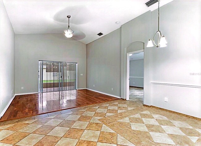 Building Photo - 5725 Hawklake Rd