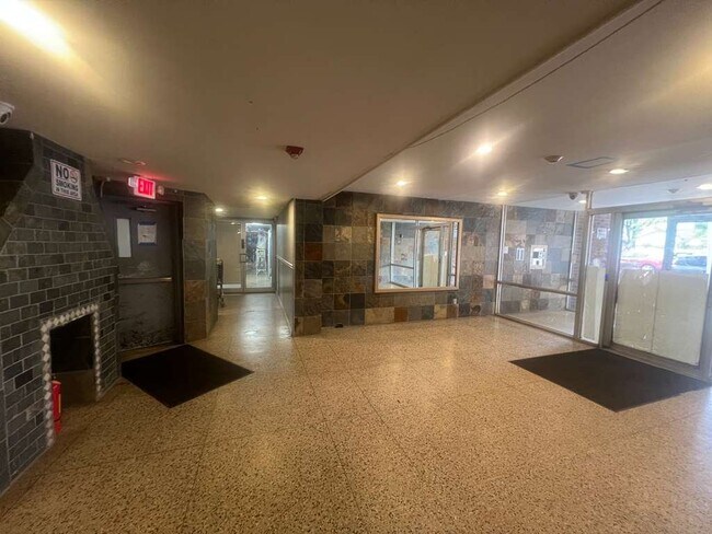 Foto del edificio - 6 Pomona Ave