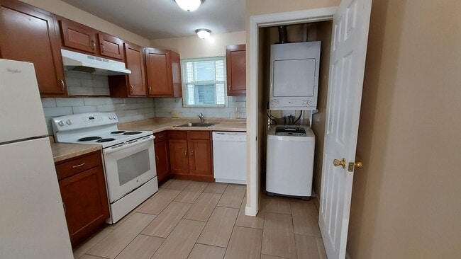 Foto del edificio - 66 E Norwich Ave