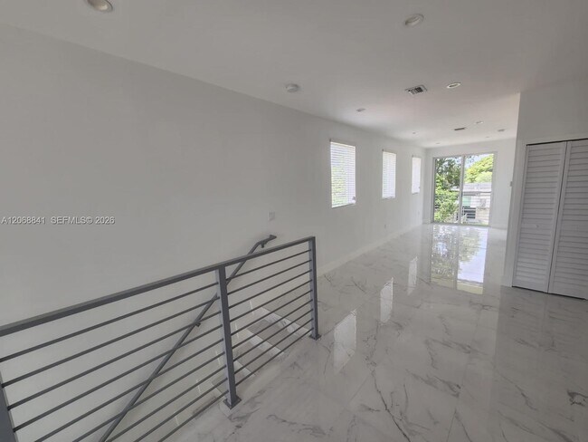 Foto del edificio - 7245 SW 21st St