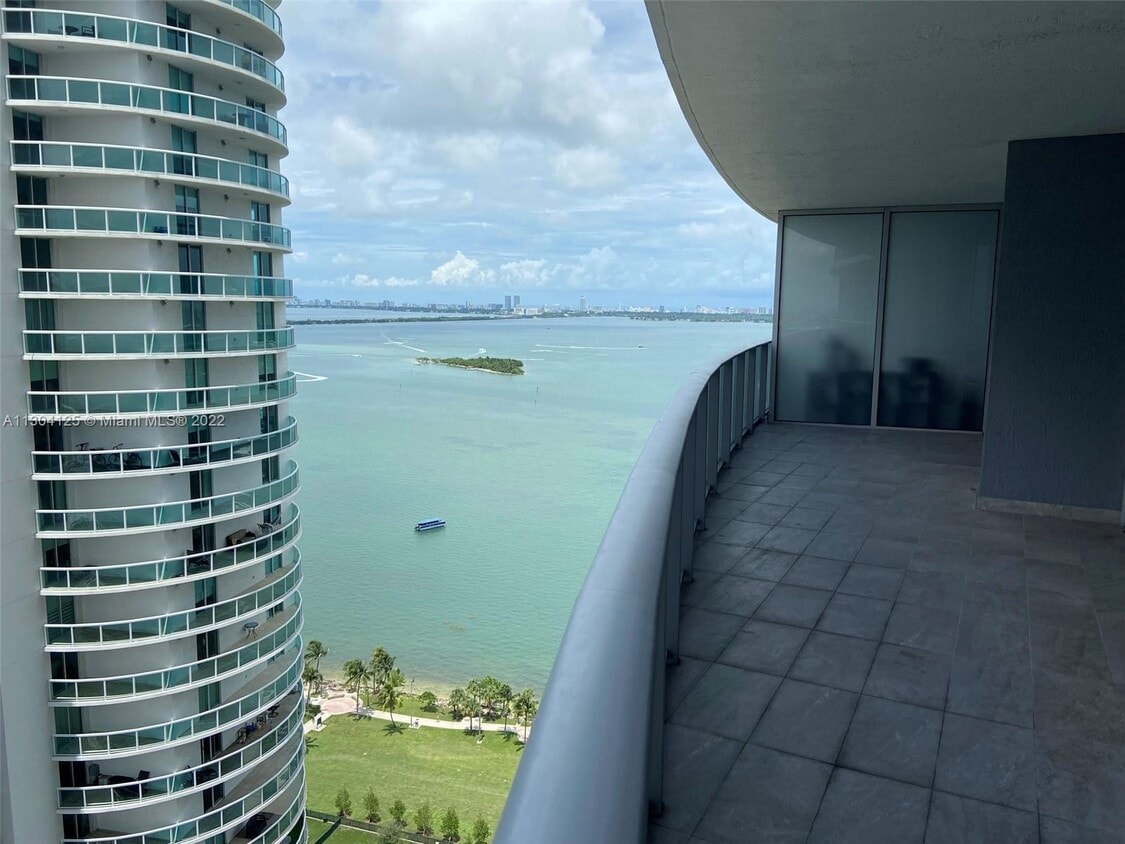 Foto del edificio - 488 NE 18th St