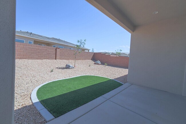 Foto del edificio - Brand New Townhome In Hurricane
