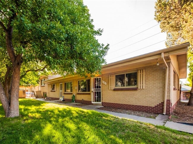 End Unit - 2101 S Ogden St Townhome