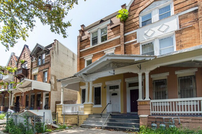 Building Photo - 2336 N Park Ave