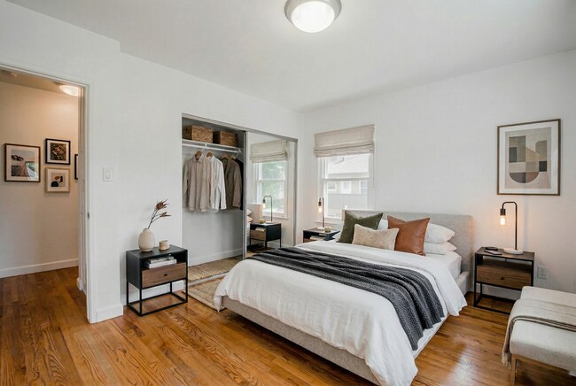 Foto del edificio - 8754.5 Belford Ave