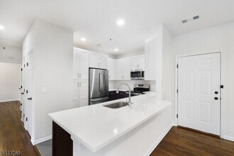 Building Photo - 50 Maple Ave