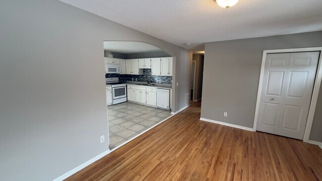 Principal 2 - 112010 Faber Ln