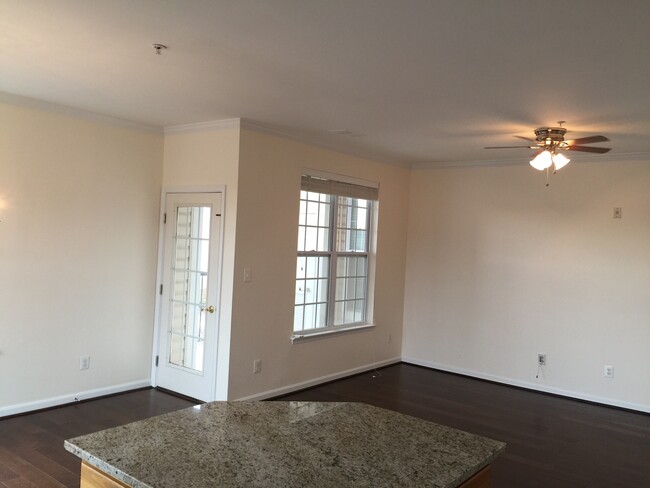 Building Photo - 21197 McFadden Sq