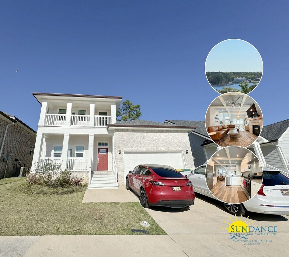 Primary Photo - Stunning Custom Home in Prime Location wit...