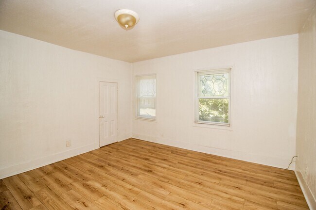 Foto del edificio - 636 Allyn St