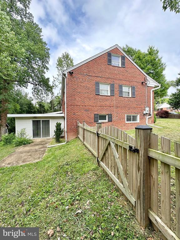 Foto del edificio - 3066 Valley Ln