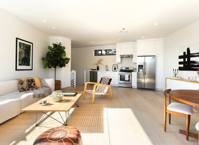 Foto del edificio - 2221 Jerome Way