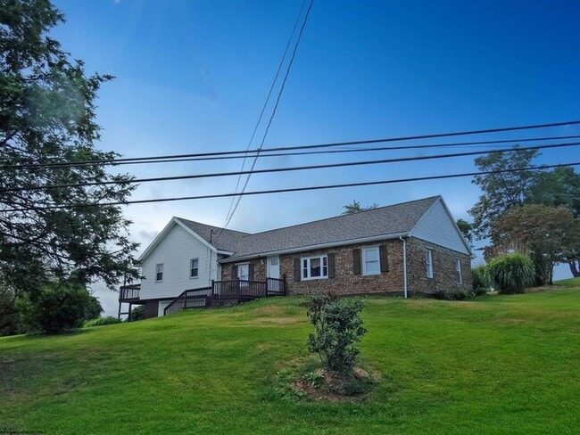 Building Photo - 2726 Stewartstown Rd