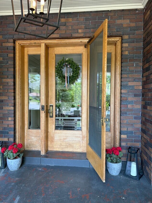 Foto principal - 6 Bed/2.5 Bathroom house in Provo!