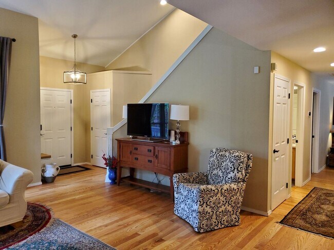 Building Photo - 4 br, 2.5 bath House - 23560 Brixton Place