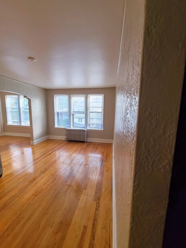 Foto del edificio - 2937 N Bartlett Ave