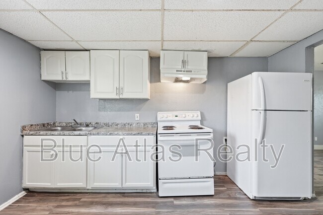 Foto del edificio - 2215 Riverview Dr