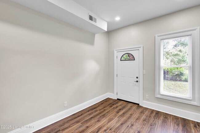 Foto del edificio - 1426 S Brook St