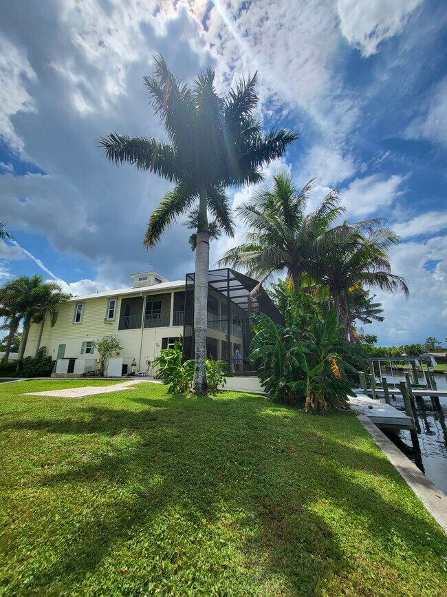 Building Photo - 2123 Davis Blvd