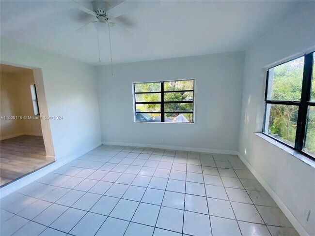 Foto del edificio - 11651 NW 11th Ave