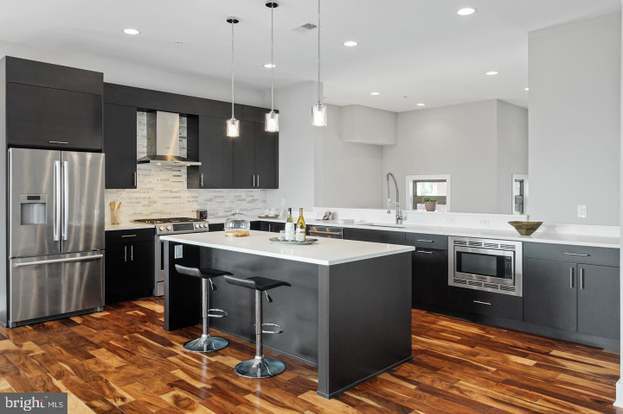 Kitchen - 252 Poplar St