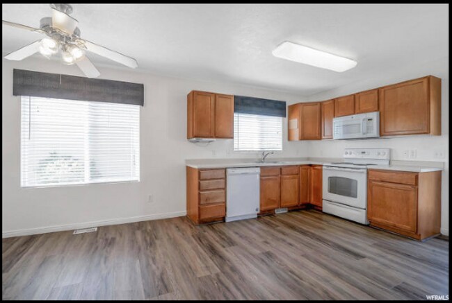 Building Photo - 5 Bedroom/3 Bathroom House in Lehi