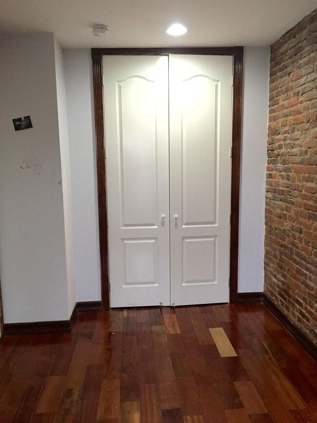 Building Photo - 845 Greene Ave