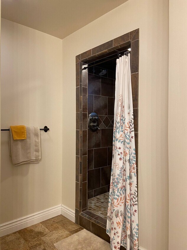 Foto del edificio - 14709 Powerline Rd