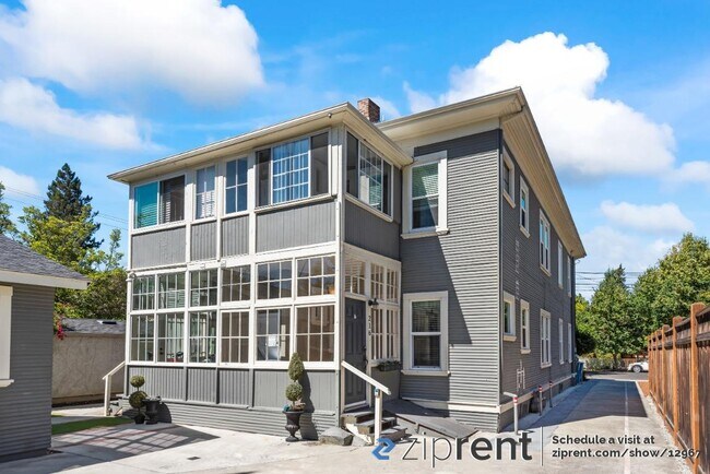 Building Photo - 216 Emerson St