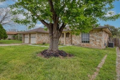 Building Photo - 1504 Thornridge Rd