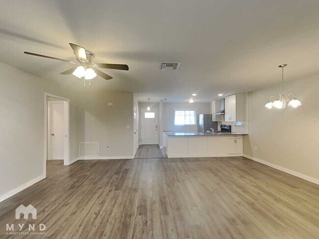 Foto del edificio - 8610 Sagewood Dr