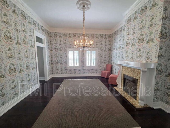 Building Photo - 401 E Main St