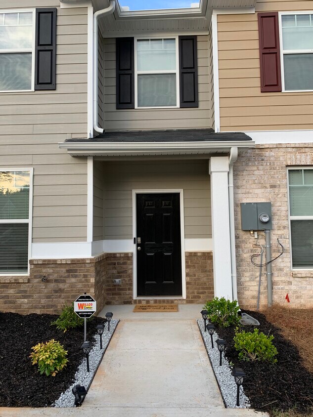 Primary Photo - 2505 Piering Dr
