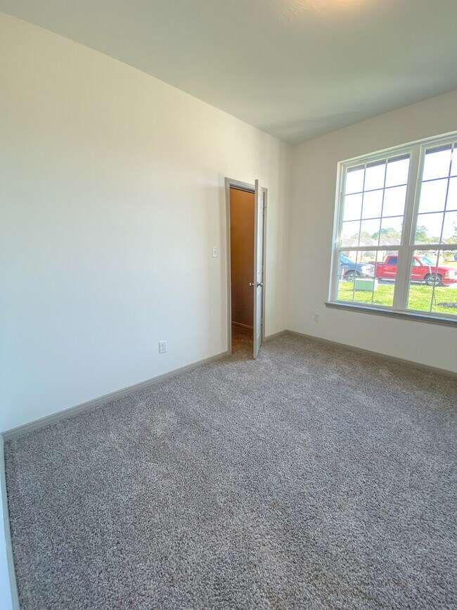 Foto del edificio - 13421 W Summerchase Cir