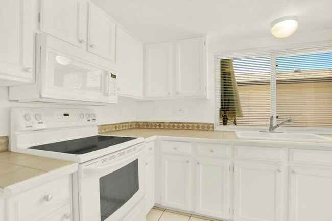 Foto del edificio - 3655 S Kittredge St