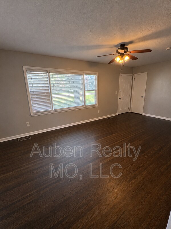 Foto del edificio - 2522 N River Blvd