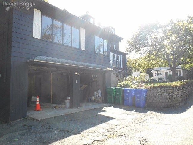 Building Photo - 400 Langley Rd