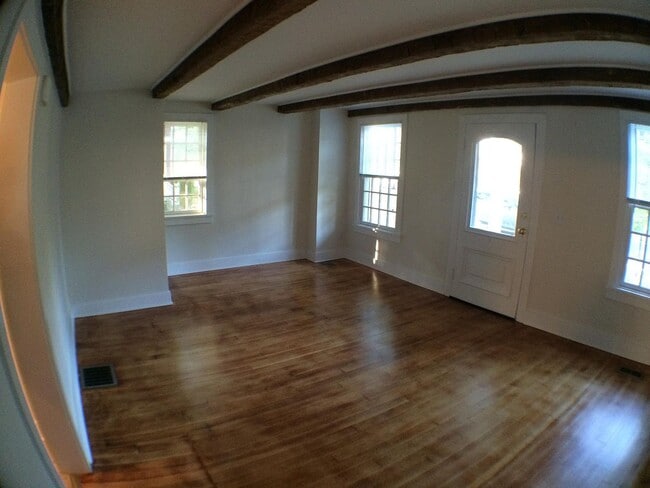 Building Photo - 18 Boughton Ave