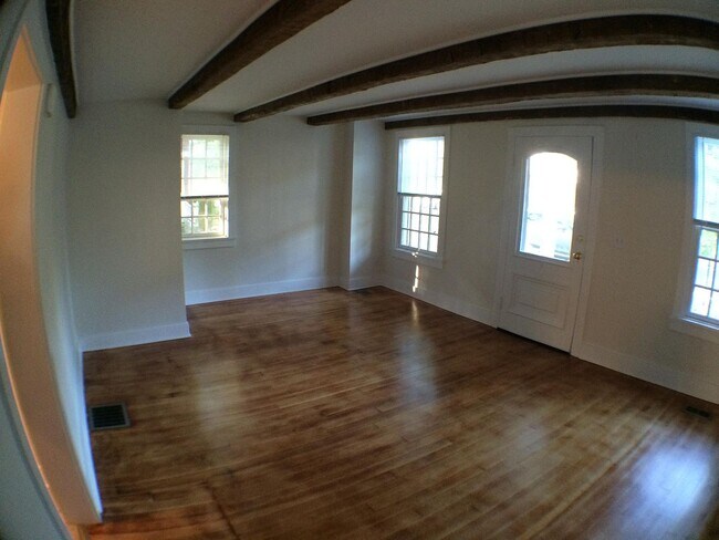 Foto del edificio - 18 Boughton Ave