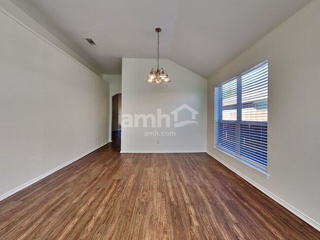 Building Photo - 1218 Taluca Street