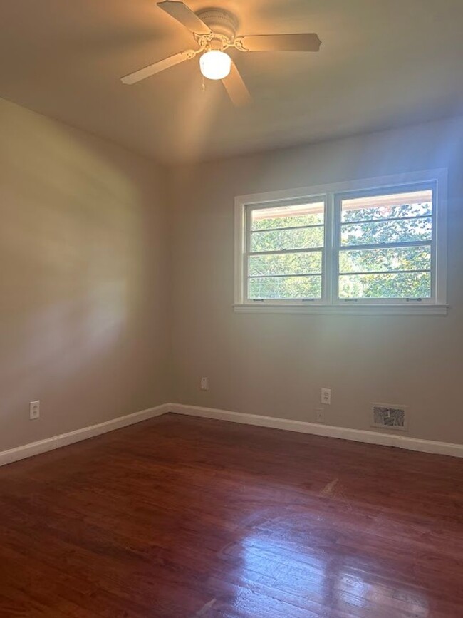 Building Photo - 3 Bed 2 Bath in Decatur!