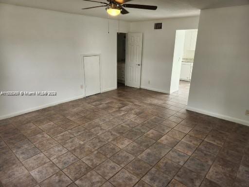 Foto del edificio - 7503 Kimberly Blvd