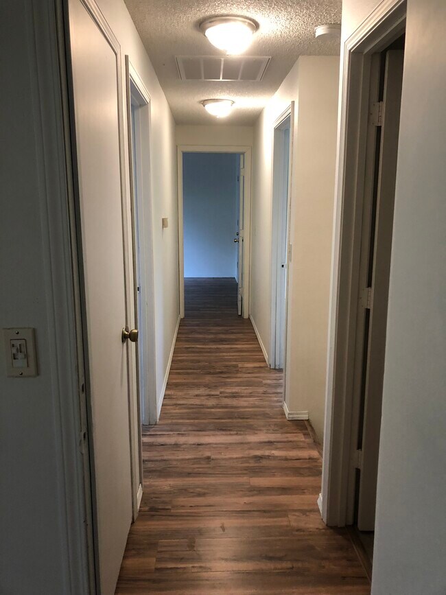 upstairs hallway - 10405 SE 13th Cir