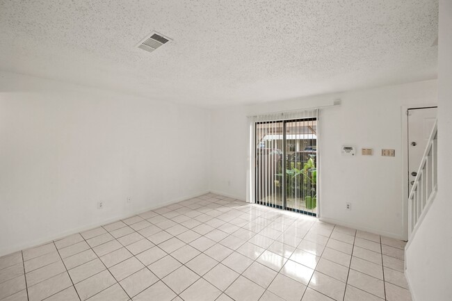 Building Photo - 3987 Tanglewilde St