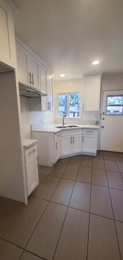 Primary Photo - 740 Faircourt Ln