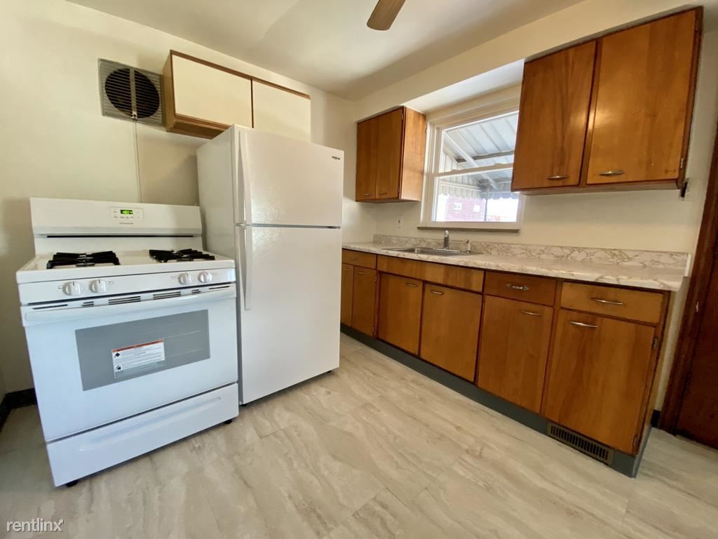 1009 Vermont Ave Unit 2, Glassport, PA 15045 Room for Rent in