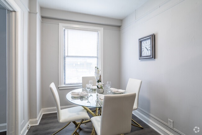 Dining Area - Overbrook Tower